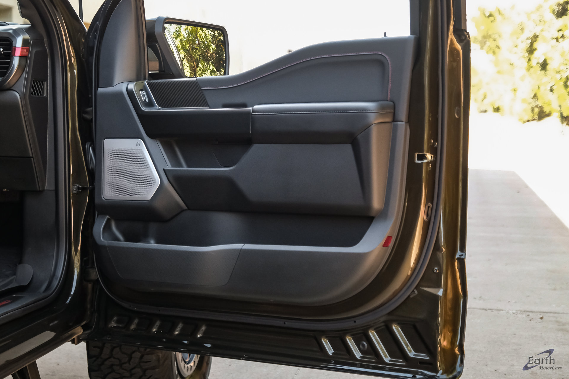 Used 2025 Ford F150 Raptor AWD/4WD image 98