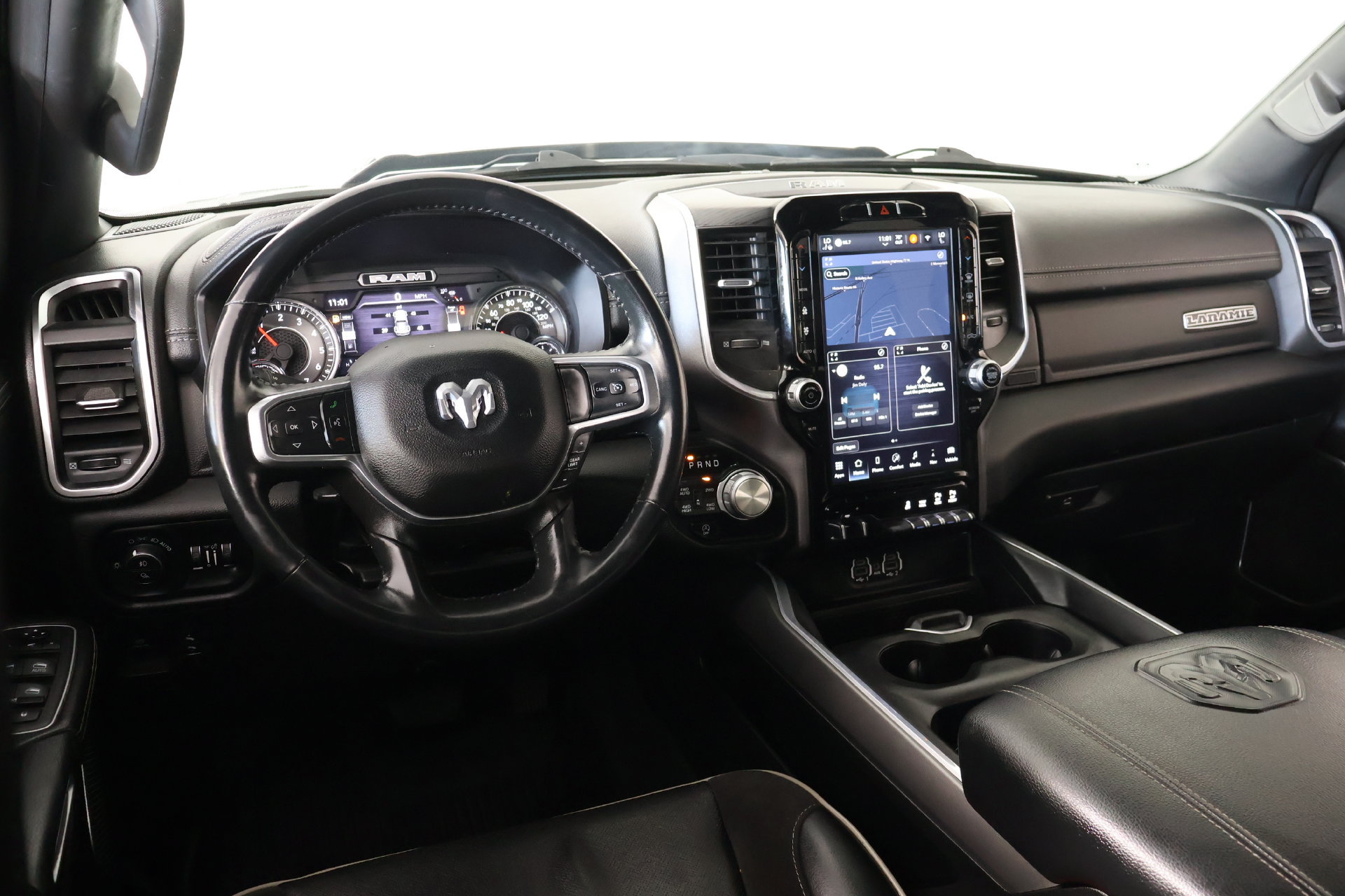 Used 2023 RAM 1500 Laramie AWD/4WD image 2