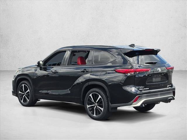 Used 2022 Toyota Highlander XSE AWD/4WD image 8