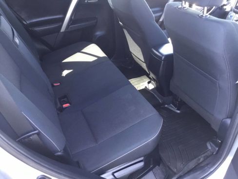 Used 2018 Toyota RAV4 XLE w/ Convenience Package AWD/4WD image 8