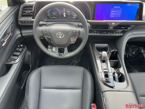 Certified 2026 Toyota Crown Signia image 16