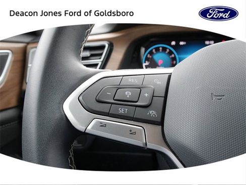 Used 2024 Volkswagen Atlas SE image 23