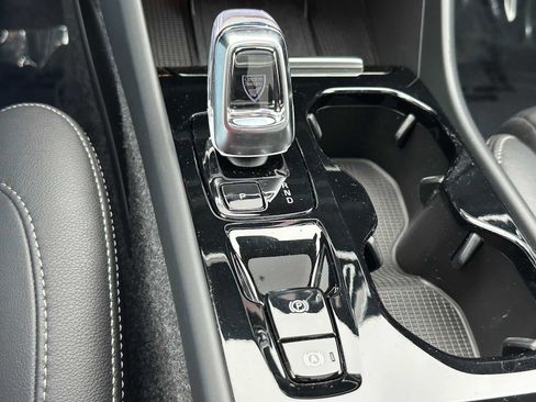 Used 2025 Volvo XC40 B5 Plus w/ Protection Package Premier image 30