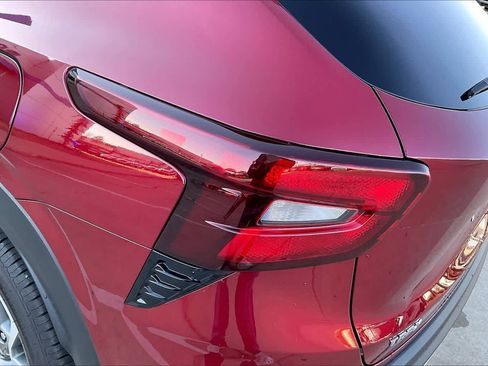 Certified 2025 Chevrolet Trax LT image 28