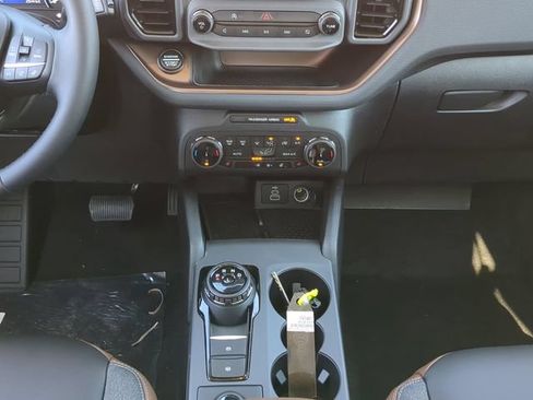 New 2024 Ford Bronco Sport Outer Banks w/ Tech Package AWD/4WD image 18