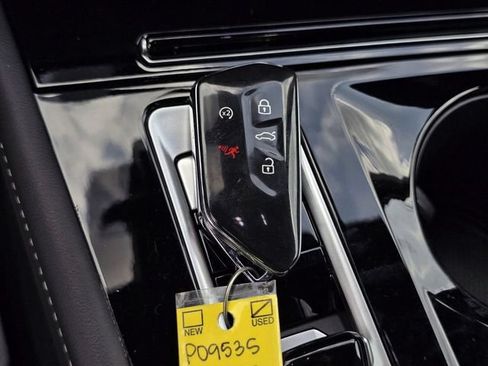 Used 2025 Volkswagen Atlas Cross Sport SEL R-Line AWD/4WD image 42