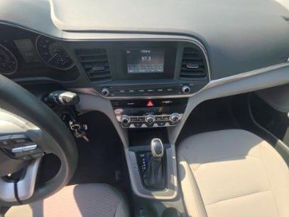 Used 2020 Hyundai Elantra SE FWD image 14