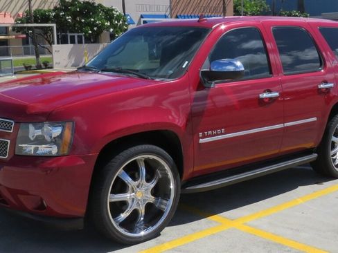 Used 2009 Chevrolet Tahoe LTZ RWD image 1