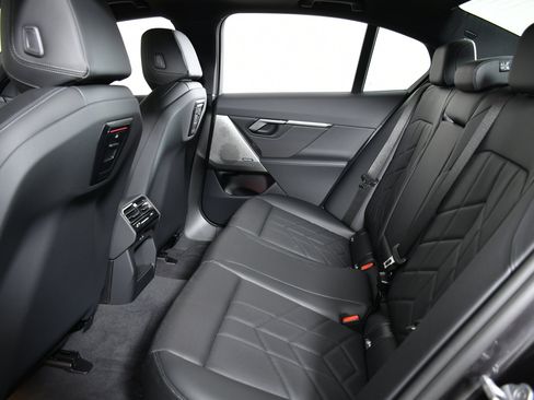 Used 2025 BMW i5 xDrive40 w/ Premium Package image 23