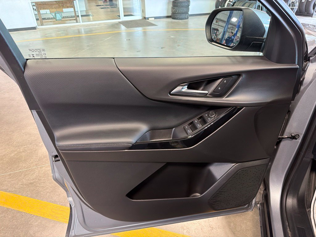 Used 2026 Chevrolet Equinox LT AWD/4WD image 23