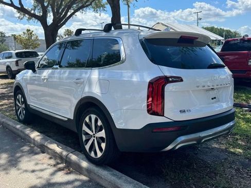 Certified 2022 Kia Telluride EX w/ EX Premium Package FWD image 2