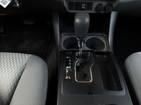 Used 2014 Toyota Tacoma PreRunner w/ Convenience Package RWD image 21