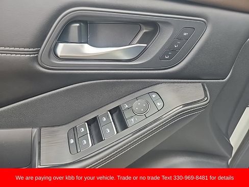 Used 2023 Nissan Rogue SL AWD/4WD image 12