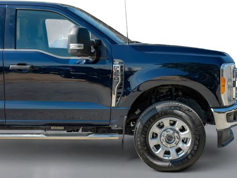 Used 2023 Ford F350 4x4 Crew Cab Super Duty image 7