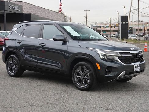 Used 2024 Kia Seltos S image 2