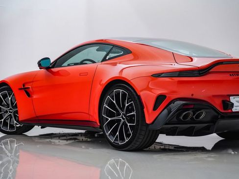 Used 2026 Aston Martin V8 Vantage Coupe RWD image 9
