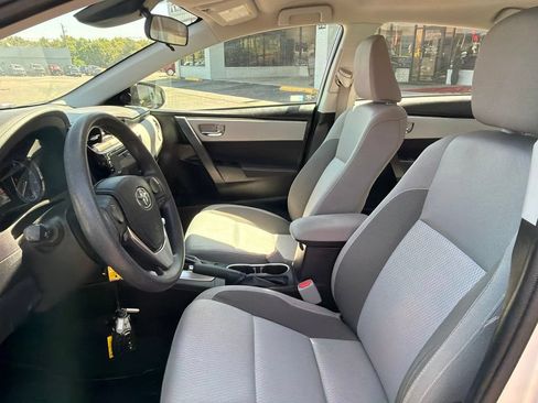 Used 2017 Toyota Corolla LE w/ Carpet Mat Package (TMS) FWD image 18
