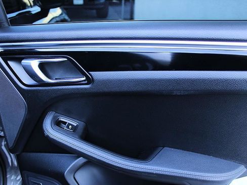 Used 2015 Porsche Macan S image 10