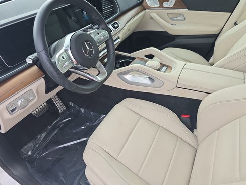 Used 2023 Mercedes-Benz GLS 450 4MATIC image 16