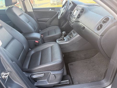 Used 2016 Volkswagen Tiguan SE FWD image 32