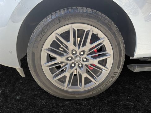 Used 2025 Ford Expedition Platinum w/ Stealth Performance Package AWD/4WD image 15