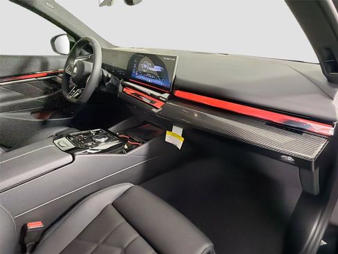 New 2026 BMW i5 eDrive40 w/ M Sport Package RWD image 30