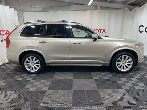 Used 2016 Volvo XC90 T6 Momentum image 10