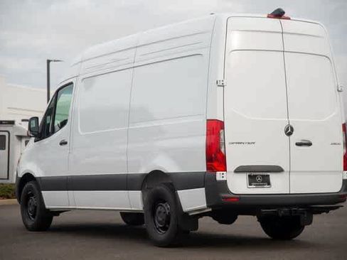 Used 2025 Mercedes-Benz Sprinter 2500 image 10