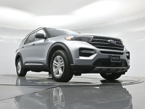 Certified 2024 Ford Explorer XLT w/ Equipment Group 202A image 46