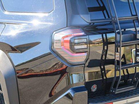 Used 2025 Toyota 4Runner Trailhunter image 11