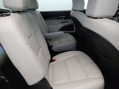Used 2022 Kia Telluride SX w/ Towing Package image 19