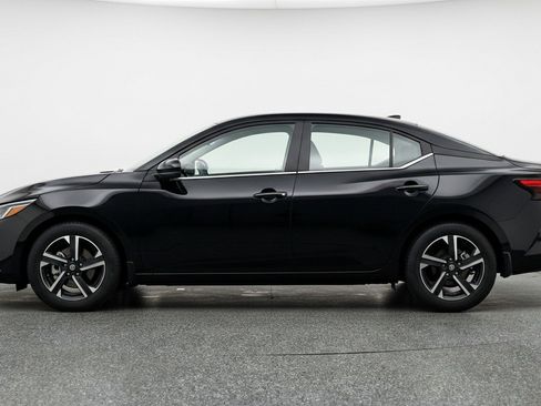 Used 2025 Nissan Sentra SV FWD image 5