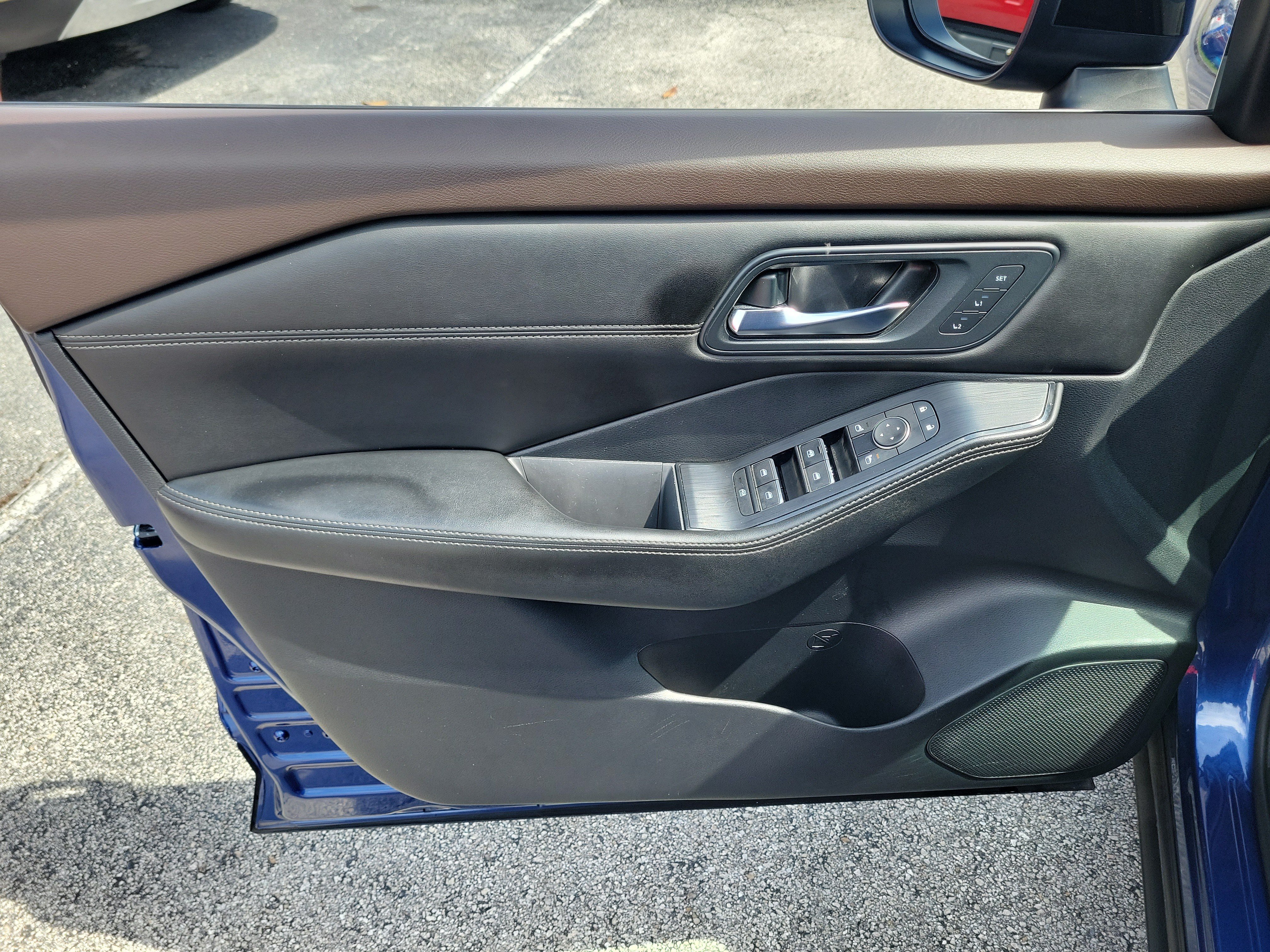 Certified 2023 Nissan Rogue SL FWD image 11