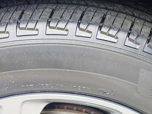 Used 2025 Ford Escape ST-Line FWD image 12