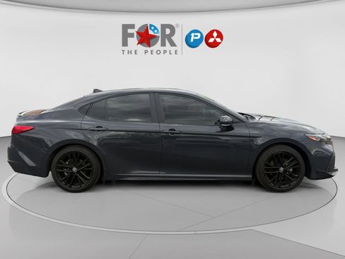 Used 2025 Toyota Camry SE image 6