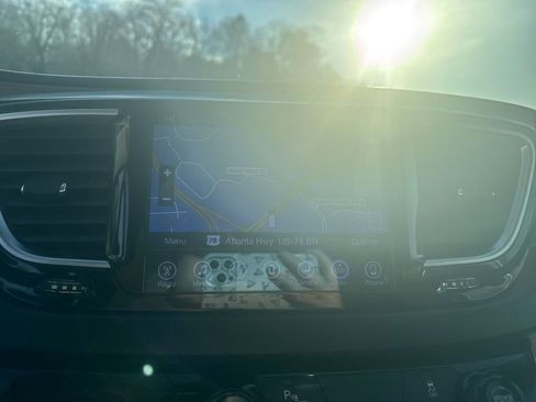 Used 2017 Chrysler Pacifica Touring-L Plus w/ Tire & Wheel Group image 24