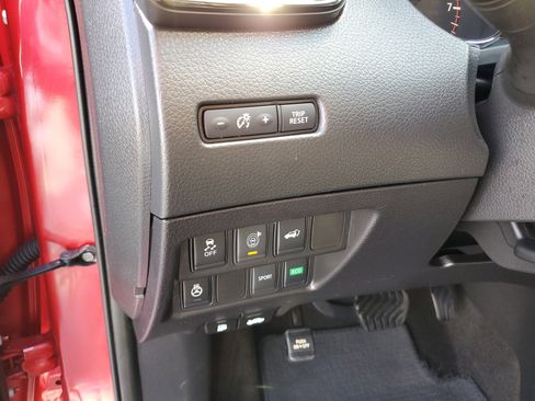 Used 2017 Nissan Rogue SL image 17