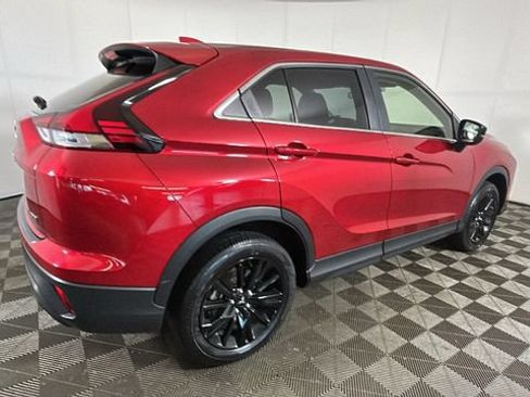 Used 2024 Mitsubishi Eclipse Cross LE AWD/4WD image 2