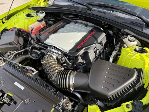 Used 2021 Chevrolet Camaro LT RWD image 14