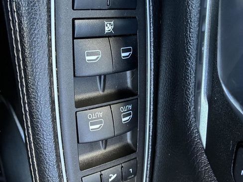 Used 2023 RAM 1500 Laramie AWD/4WD image 15
