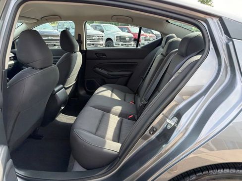 Used 2025 Nissan Altima 2.5 SV FWD image 14