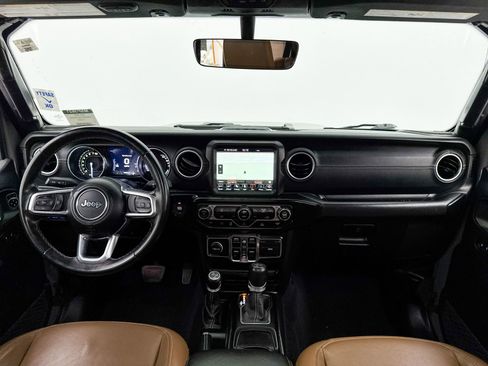 Used 2022 Jeep Wrangler Unlimited Sahara AWD/4WD image 22