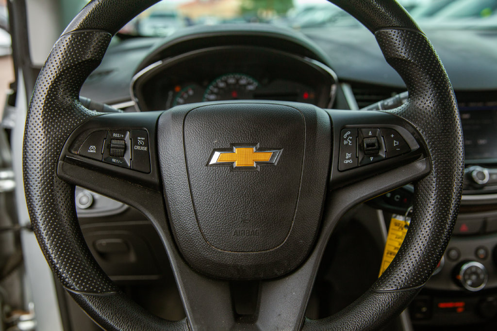 Used 2021 Chevrolet Trax LT AWD/4WD image 17