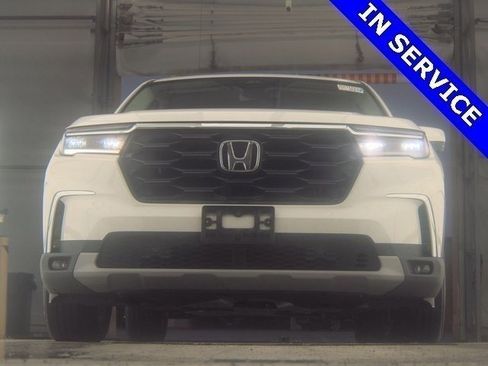 Used 2024 Honda Pilot EX-L image 3