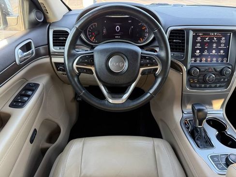 Used 2018 Jeep Grand Cherokee Limited AWD/4WD image 26