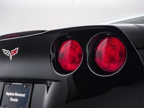 Used 2007 Chevrolet Corvette Coupe w/ Preferred Equipment Group RWD image 15