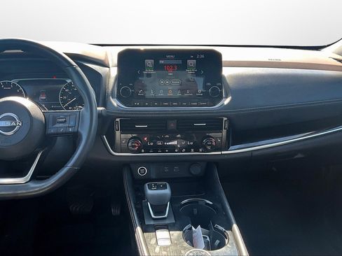 Used 2023 Nissan Rogue SL w/ SL Premium Package image 6