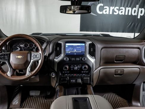 Used 2022 Chevrolet Silverado 3500 LTZ w/ LTZ Convenience Package image 15