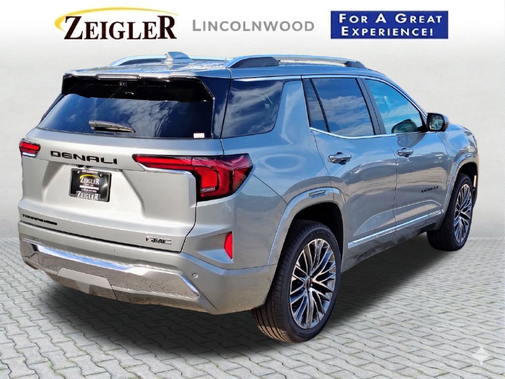 New 2026 GMC Terrain Denali w/ LPO, Black Badging Package AWD/4WD image 10