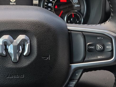 Used 2019 RAM 1500 Big Horn AWD/4WD image 14